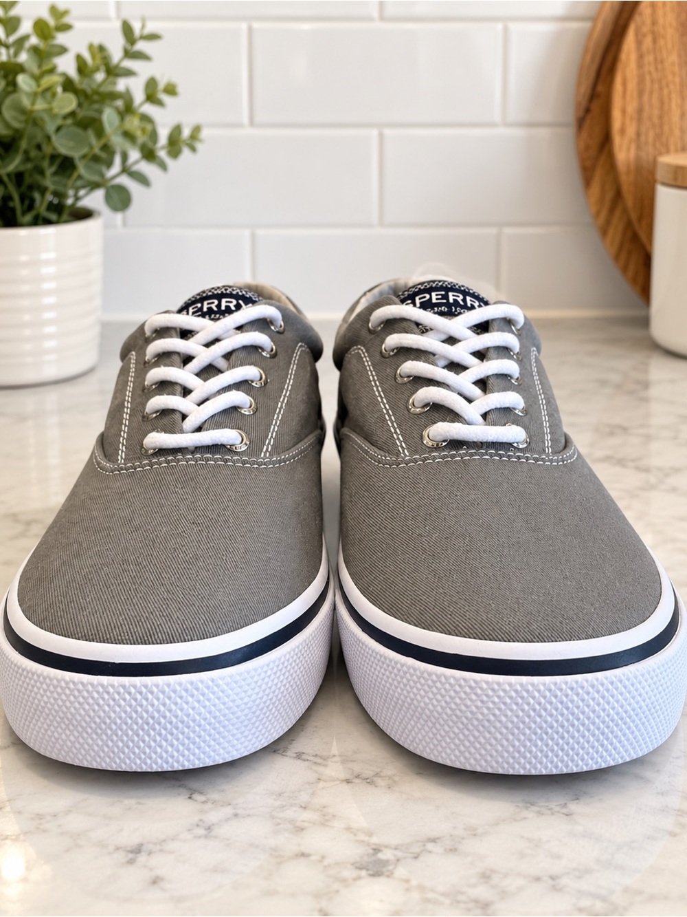 Sperry Halyard Men’s 10.5 Gray Memory Foam Top-Sider Deck Shoes Sneakers